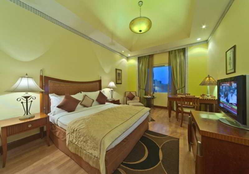 Hotel Hindusthan International, Калькутта Экстерьер фото