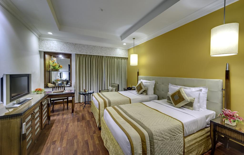 Hotel Hindusthan International, Калькутта Экстерьер фото